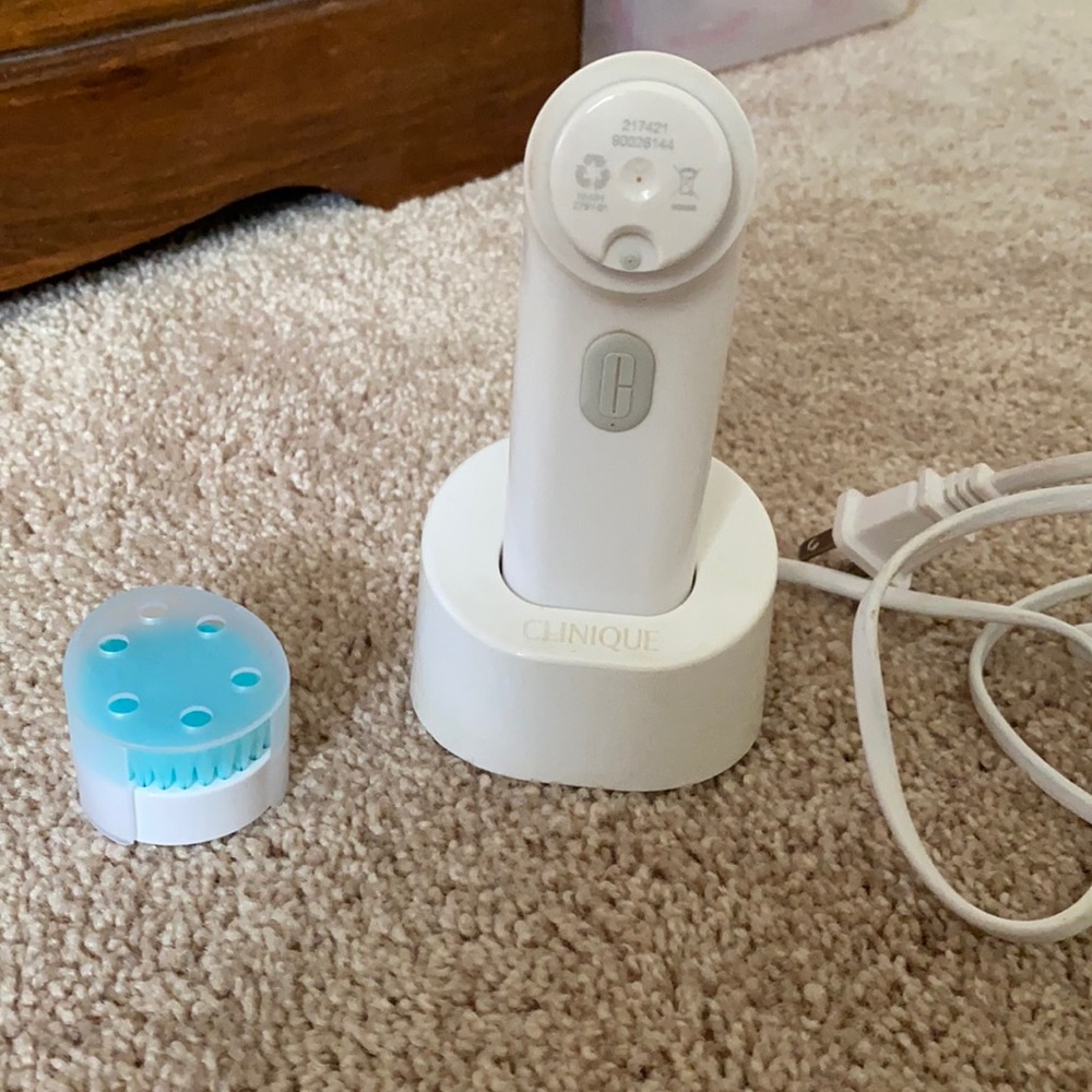 Clinique Sonic System w/ Face Brush